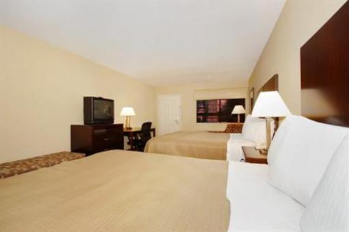 фото отеля Best Western Cedar Inn