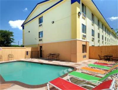 фото отеля Days Inn Austin Crossroads