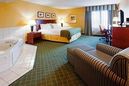 фото отеля Holiday Inn Express Coon Rapids