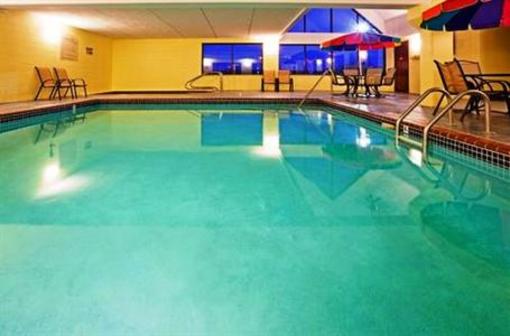 фото отеля Holiday Inn Express Coon Rapids