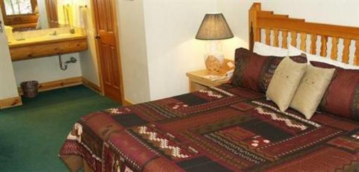 фото отеля Allaire Timbers Inn