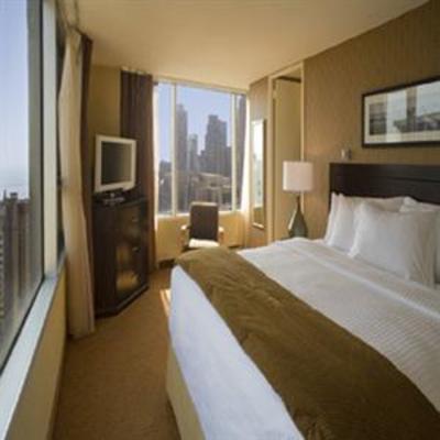 фото отеля Crowne Plaza Chicago Magnificent Mile