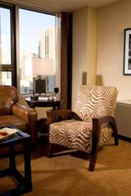 фото отеля Crowne Plaza Chicago Magnificent Mile