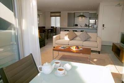 фото отеля The Waterfront Suites