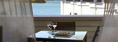 фото отеля The Waterfront Suites