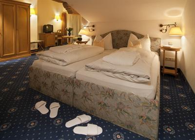 фото отеля Hotel Rheinischer Hof Garmisch-Partenkirchen