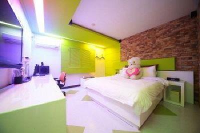 фото отеля Black Hole Hotel