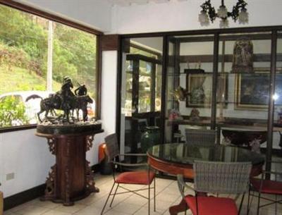 фото отеля Iggy's Inn
