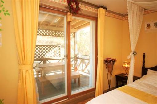 фото отеля Attimua Guesthouse & Pension