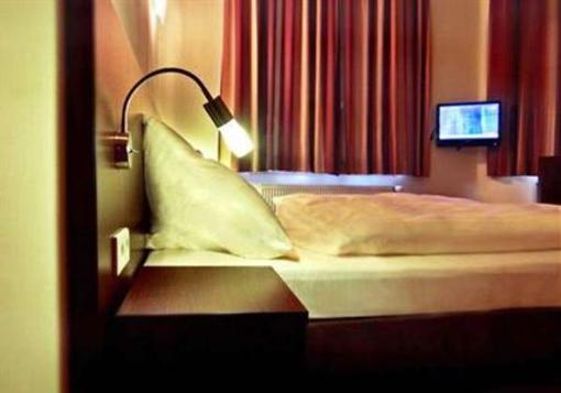 фото отеля Hotel Zum Löwen Duisburg