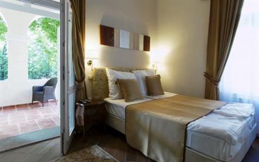 фото отеля Jokai Villa
