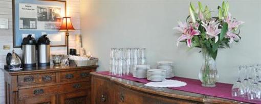 фото отеля First Colony Inn