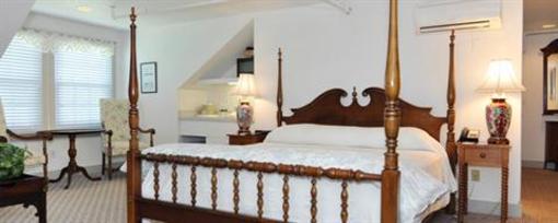 фото отеля First Colony Inn