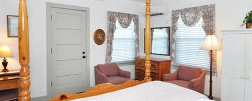 фото отеля First Colony Inn