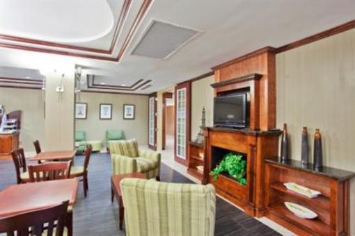 фото отеля Holiday Inn Express Hotel & Suites Macon West