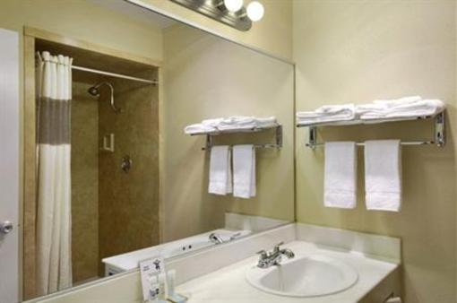 фото отеля Travelodge Seattle University