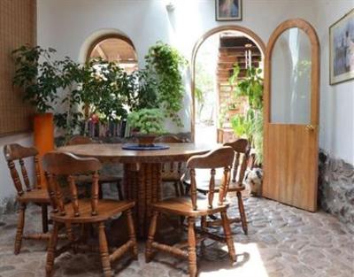 фото отеля Hostal Madre Tierra