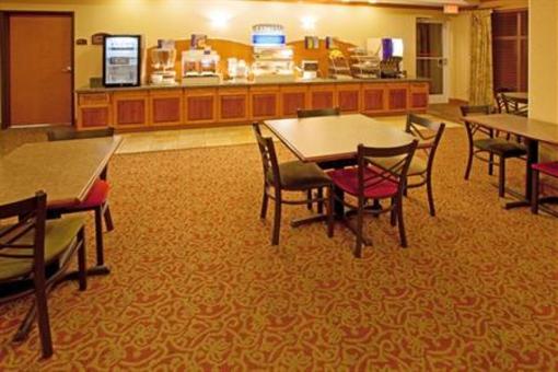 фото отеля Holiday Inn Express Hotel & Suites Parkersburg Mineral Wells (West Virginia)