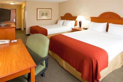фото отеля Holiday Inn Express Hotel & Suites Parkersburg Mineral Wells (West Virginia)