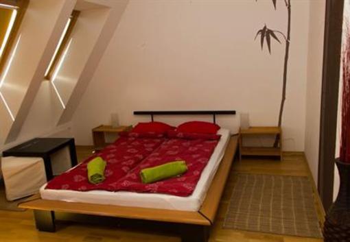 фото отеля Bell Hostel and Guesthouse