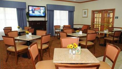 фото отеля Country Inn & Suites Fairburn