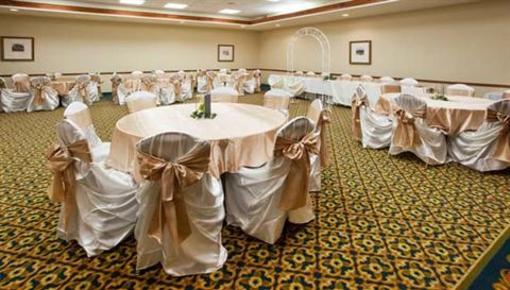 фото отеля Country Inn & Suites Fairburn