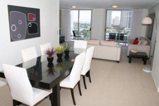 фото отеля Trilogy Surfers Paradise Apartments Gold Coast