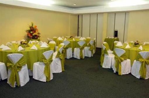 фото отеля Millennium Plaza Serviced Residences