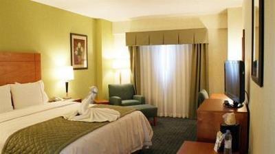 фото отеля Holiday Inn Express Hotel & Suites Toluca Zona Aeropuerto