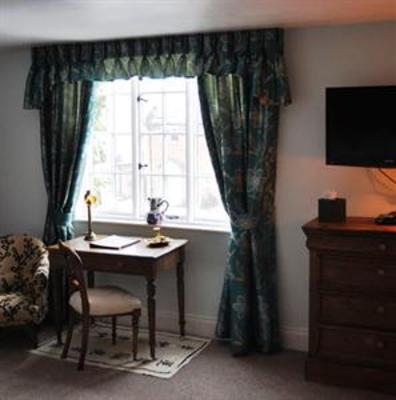 фото отеля Old Ivy House Bed & Breakfast