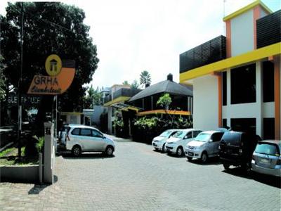 фото отеля Grha Ciumbuleuit Guest House