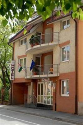 фото отеля Sohaz Hotel Es Apartmanszalloda