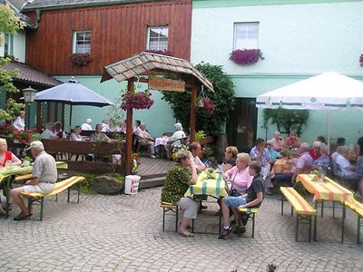 фото отеля Gasthof & Hotel Zur Linde