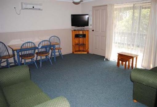 фото отеля Lakes Entrance Country Cottages