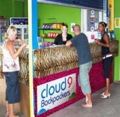 фото отеля Cloud 9 Backpackers Resort
