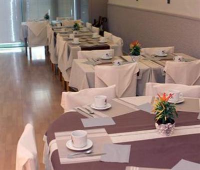 фото отеля Hotel Alexander Perpignan