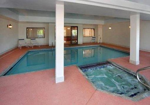 фото отеля Comfort Suites Suwanee