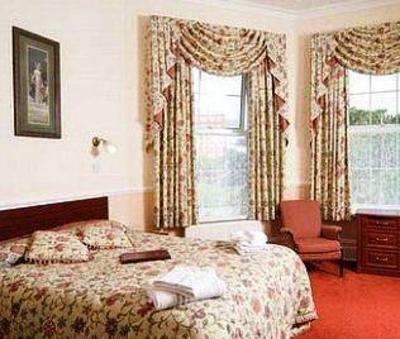 фото отеля Lampeter Hotel