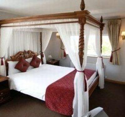 фото отеля Salterns Harbourside Hotel