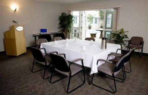 фото отеля Heritage Inn High River