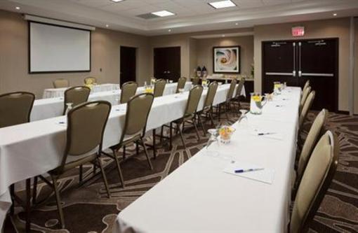 фото отеля Holiday Inn Express Hotel and Suites New Liskeard