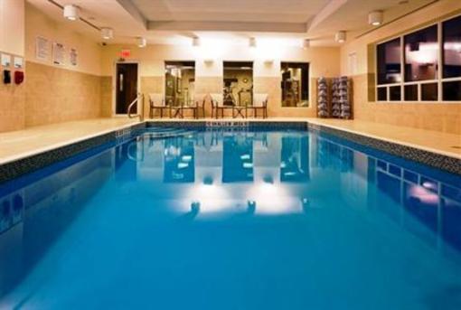 фото отеля Holiday Inn Express Hotel and Suites New Liskeard