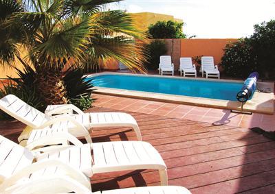 фото отеля Laurent & Benon Suites - Santacruz East