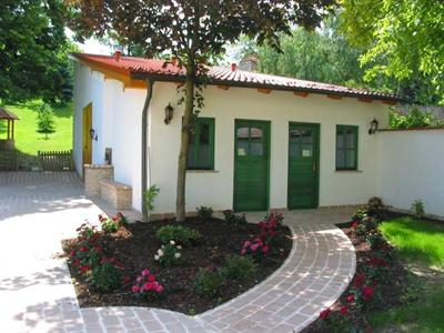 фото отеля Hotel Gasthof Vinothek Sommer Felix Auersthal