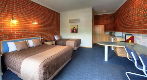 фото отеля Tanjil Motor Inn