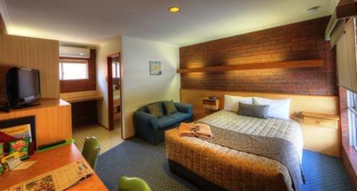 фото отеля Tanjil Motor Inn
