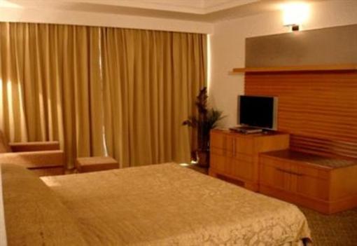фото отеля Ramada Plaza JHV Varanasi