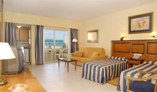 фото отеля Pyr Aparthotel Fuengirola