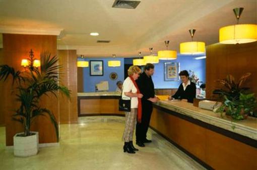 фото отеля Pyr Aparthotel Fuengirola