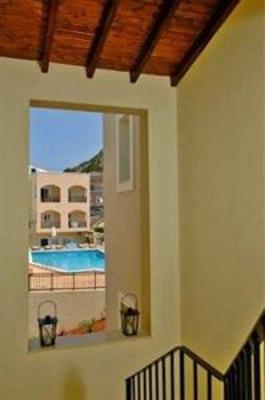 фото отеля Rainbow Apartments Stalis